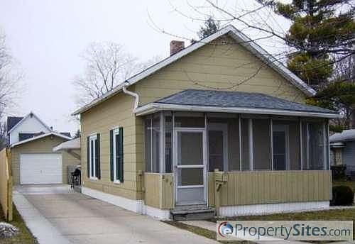 1st image of 207 King St