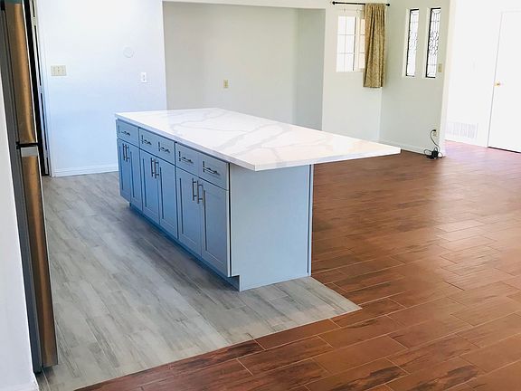 4th image of 4662 Berwick Dr
