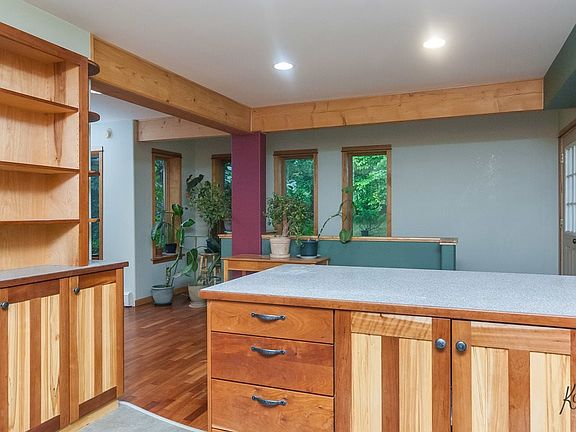 5th image of 1125 Powellite Dr