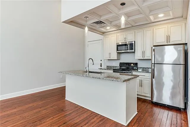 3601 Camp St #302 — Photo 21