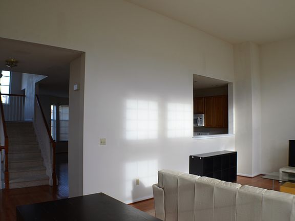 4th image of 5272 Greenlawn Dr