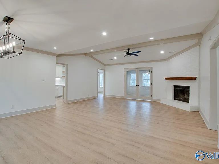 2042 Rosebury Ln SW — Photo 5