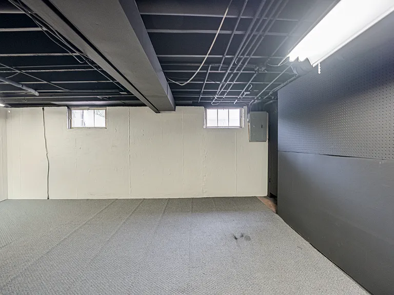 219 Spring Ave — Photo 35