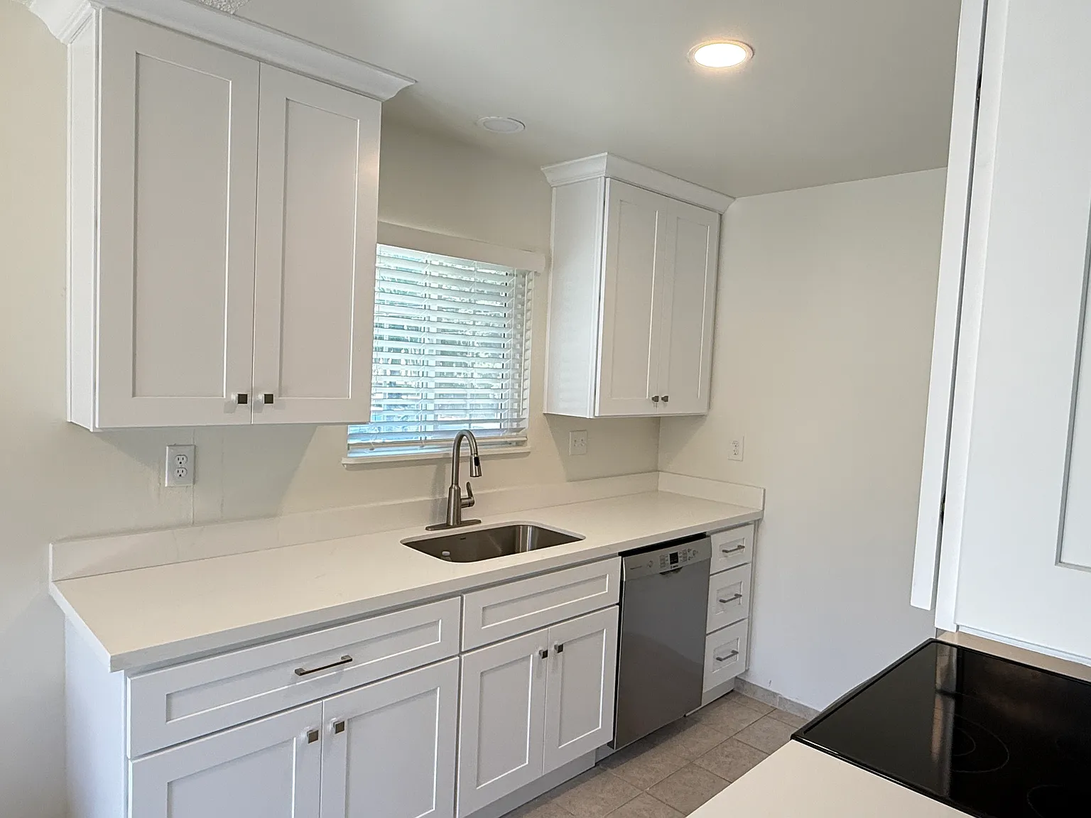 2 bed, 725 sqft, $2,795 — Photo 3