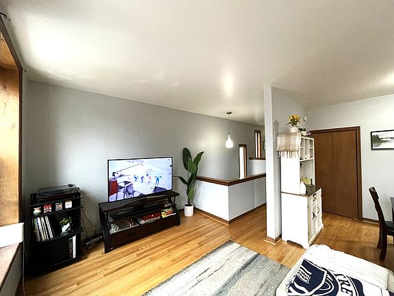 4th image of 1748 N Honore St #2