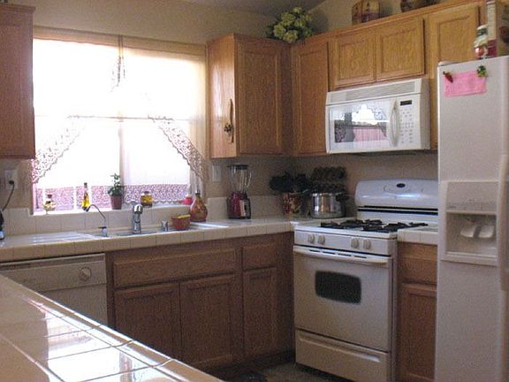 5th image of 2329 N Larryton Ave