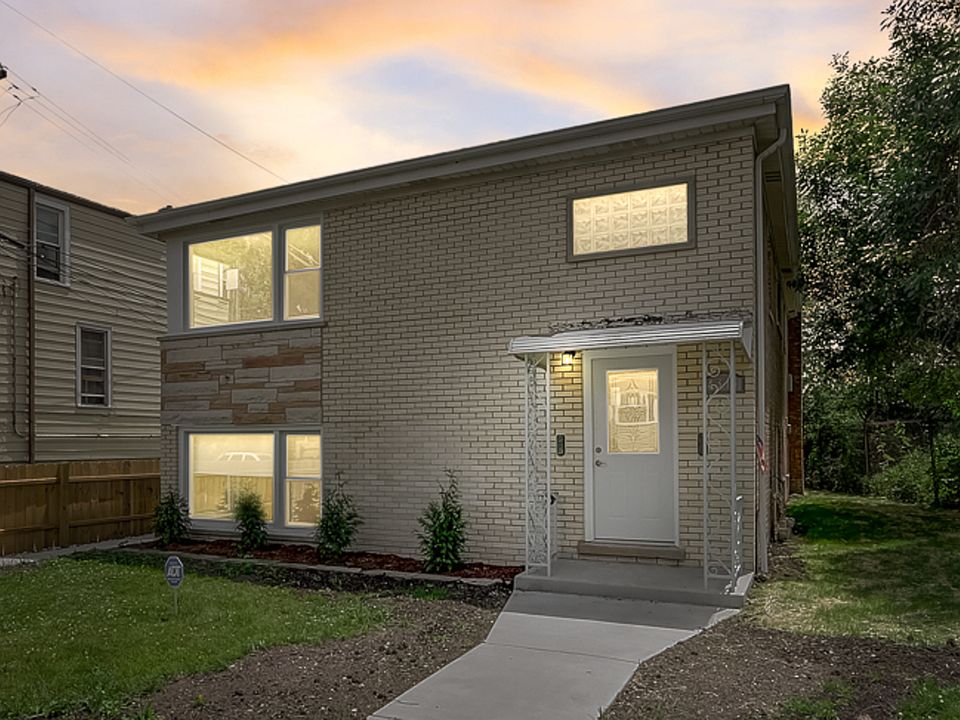1st image of 4315 W Melrose St #1