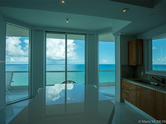 3rd image of 16051 Collins Ave APT 2705