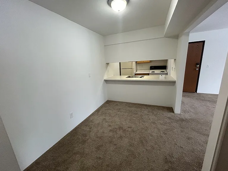 Charter Oaks Apartments — Photo 171