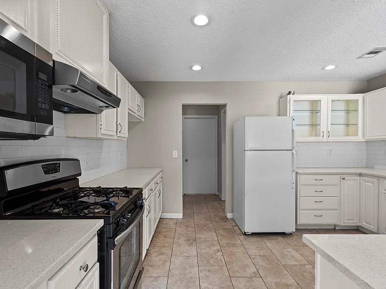 2847 Red Oak Dr — Photo 8