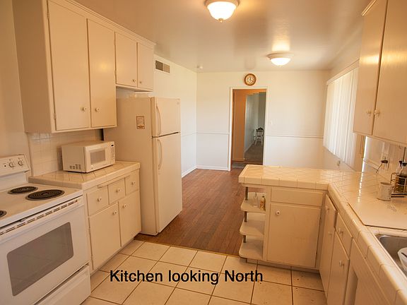Kitchen, entrance in back