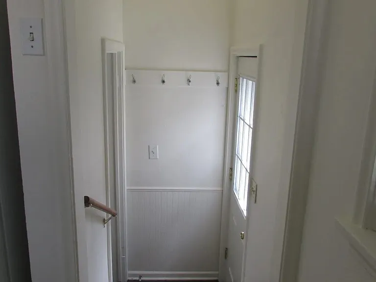 1456 E Elm St — Photo 9