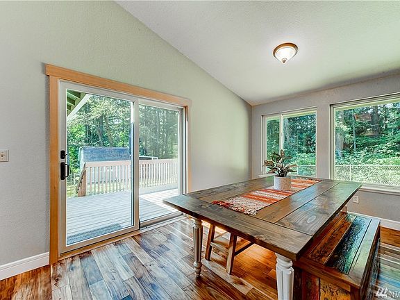 5th image of 17624 37th Ave NW