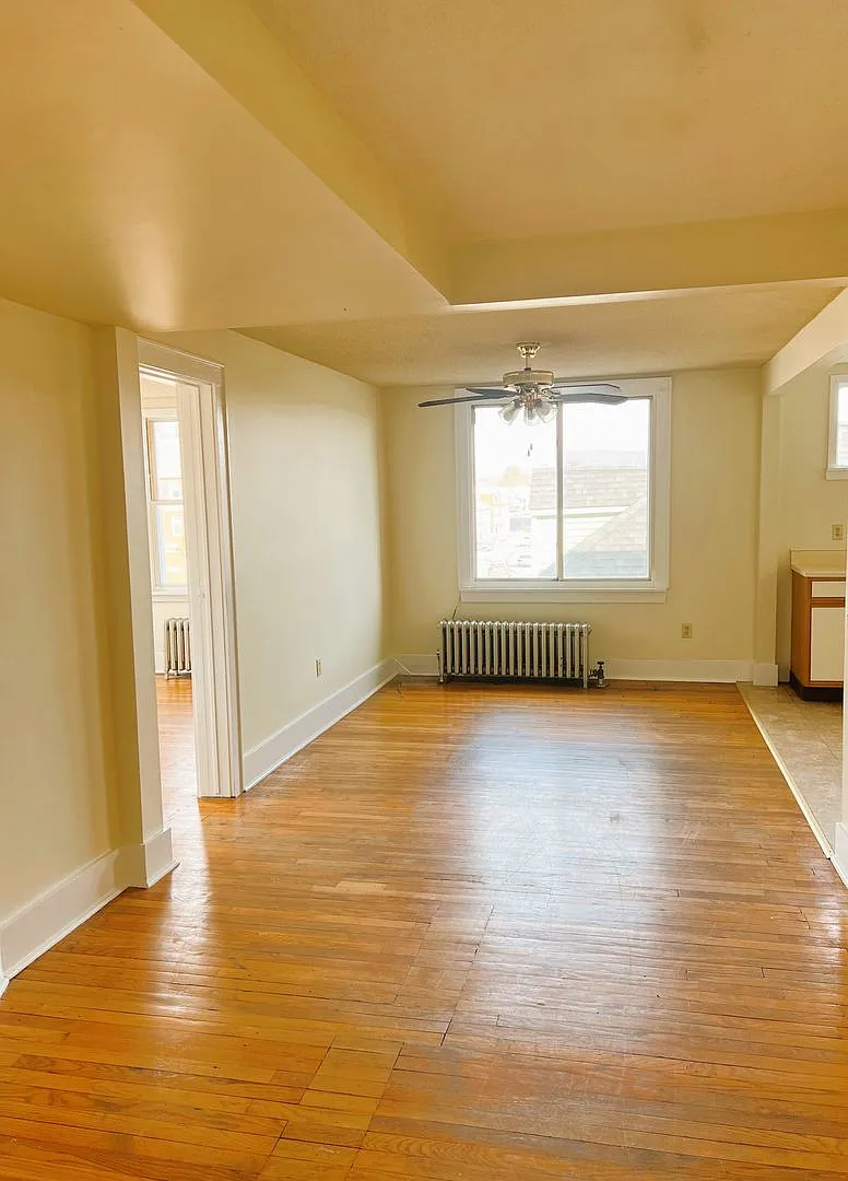 638 Tyler Street — Photo 2