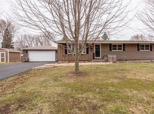 22171 W Pineview Dr, Antioch, IL 60002