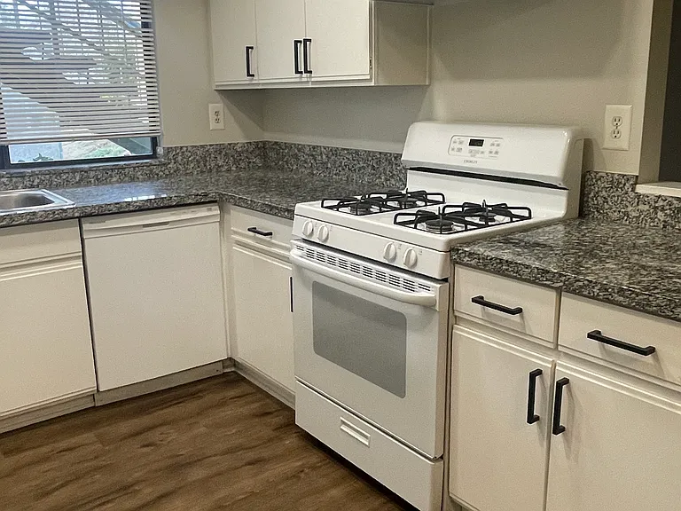 Arroyo Vista Apartments — Photo 25