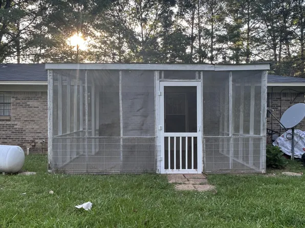 319 Pine Rd, Carthage, MS 39051