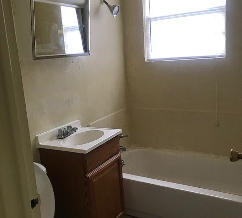 5th image of 2802 2nd St #2802B