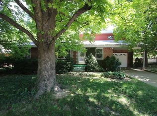 224 Robinhood Dr, East Alton, IL 62024