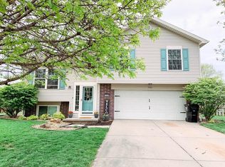 17512 Gertrude Cir, Omaha, NE 68136