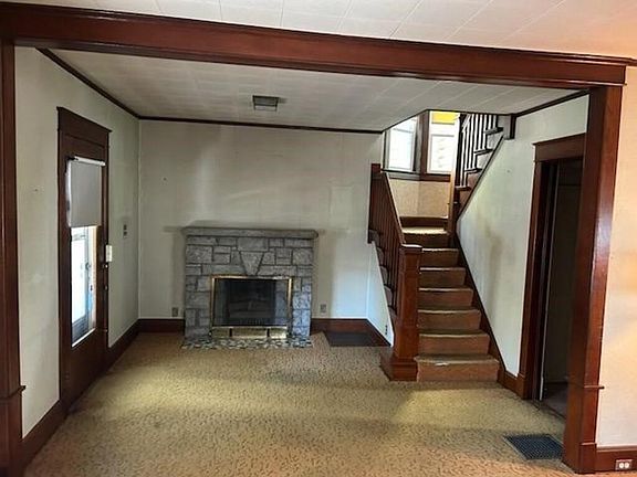 2nd image of 437 N 16th St