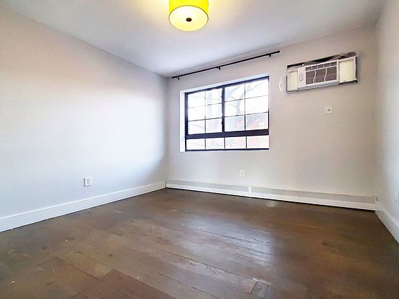 4th image of 805 Marcy Ave #2F