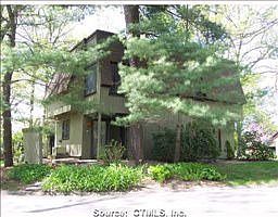 1st image of 1 Canterbury Ln