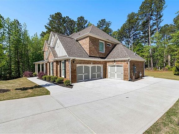 4th image of 210 Manchester Ln