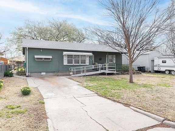 2nd image of 822 Audrey Dr