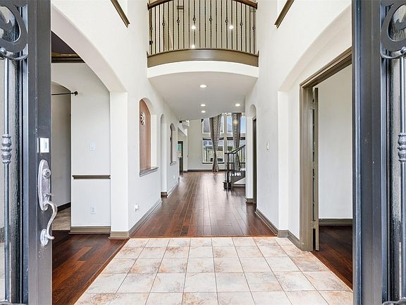 3rd image of 26407 Wooded Hollow Ln