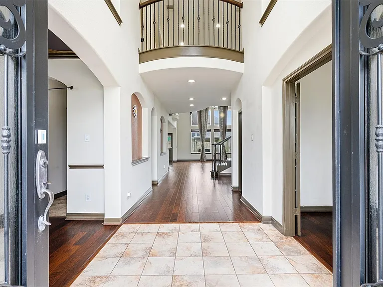 26407 Wooded Hollow Ln — Photo 3