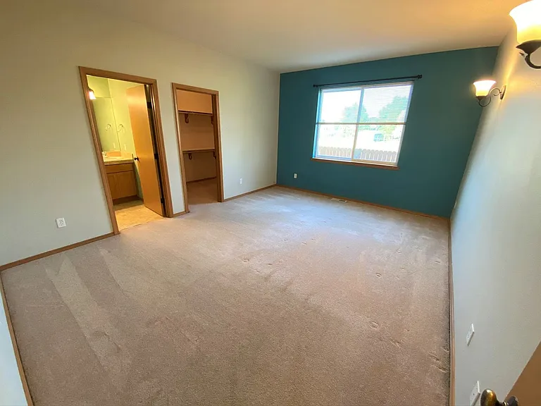 2405 N Lilac Way — Photo 25