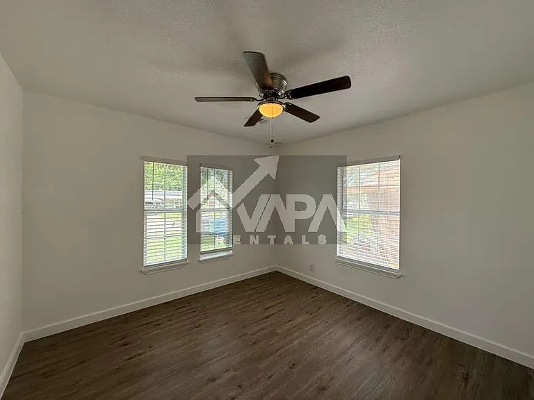 118 Gaskin Dr — Photo 9