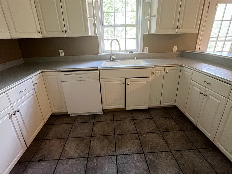 4 Linwood Dr — Photo 9