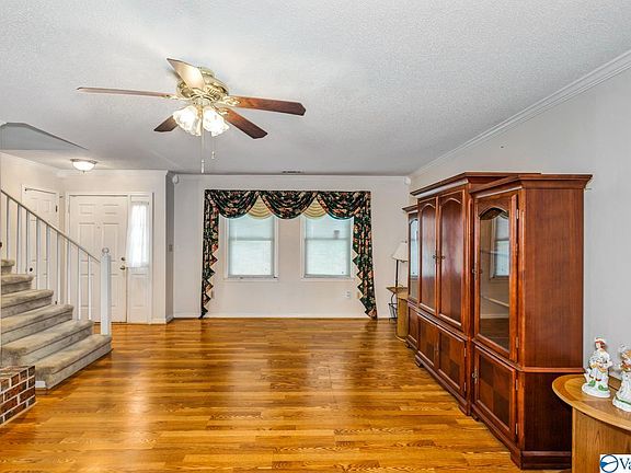 3rd image of 11561 Jade Ln SE