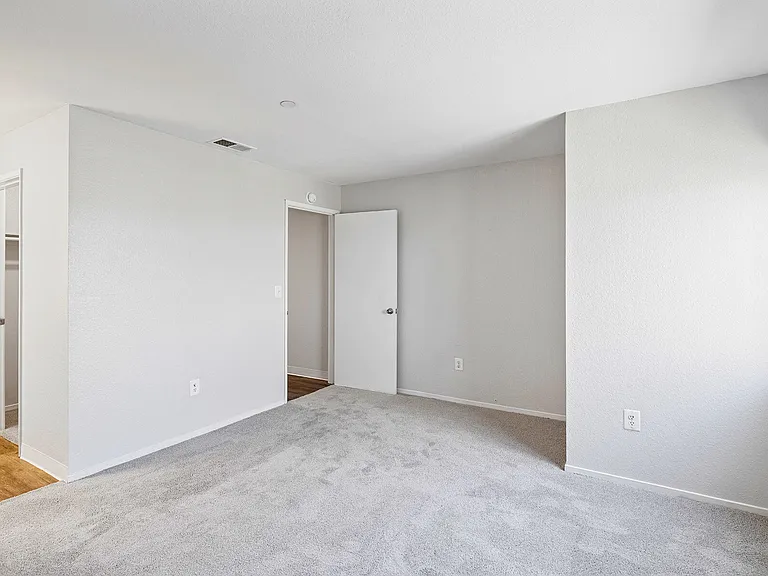 15690 Crestwood Dr — Photo 6