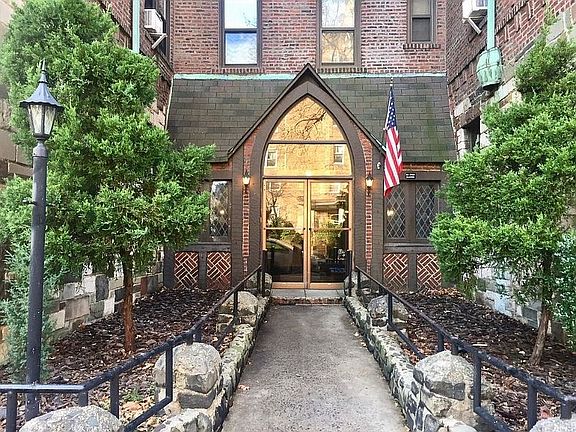 3rd image of 2 Marine Ave APT 1A