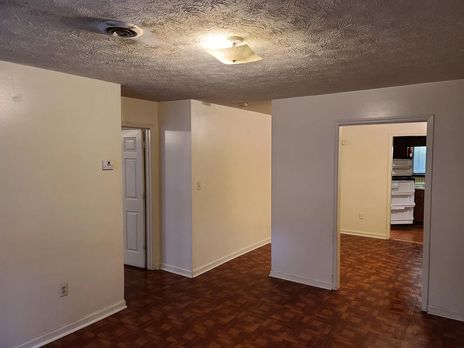 2 bed, 1000 sqft, $1,185 — Photo 3
