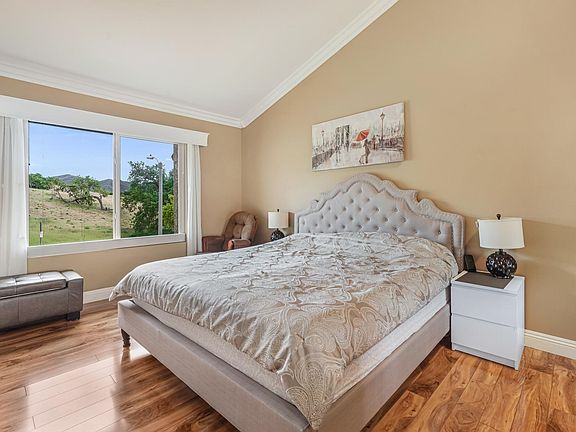 4th image of 715 Brichpark Cir #205