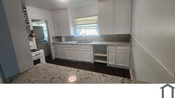 2nd image of 2124 W 59th St