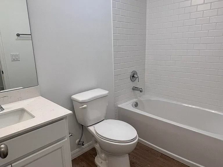 1782 SW Bayshore Blvd — Photo 17