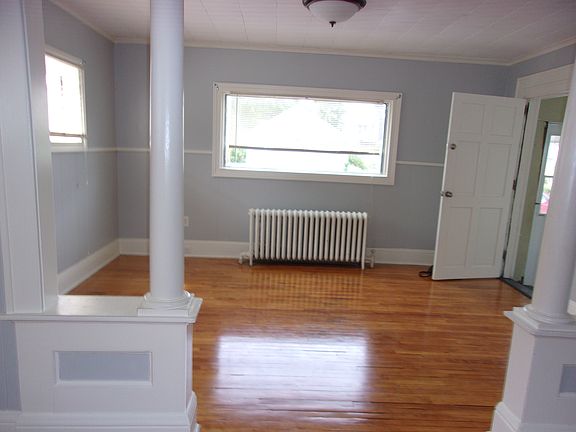 3rd image of 1900 Caroline St
