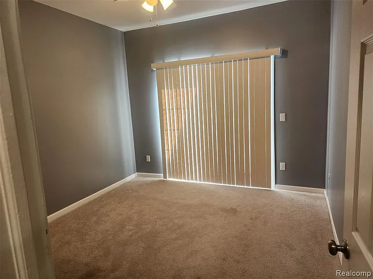 18106 Addington Dr — Photo 19
