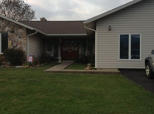 253 Dial Rock Rd, North Tazewell, VA 24630