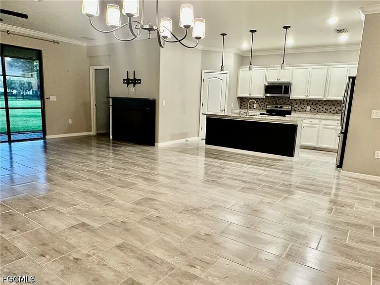 12952 Broomfield Ln — Photo 8