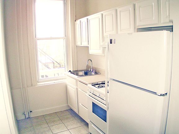 5th image of 1810 Eutaw Pl