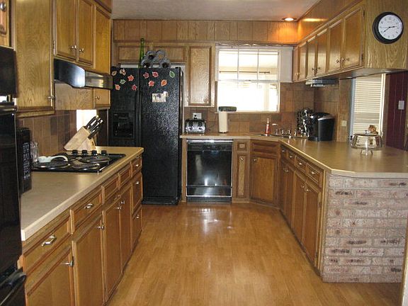 5th image of 3212 Camarie Ave