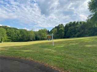 13 Willow Farms Ln, Pittsburgh, PA