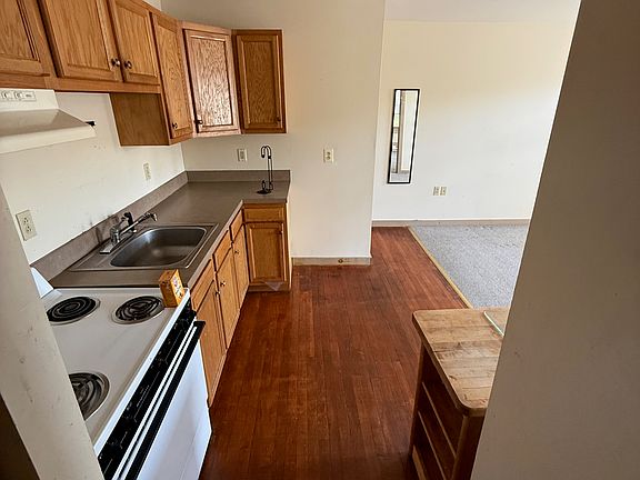 3rd image of 279 Main St #5