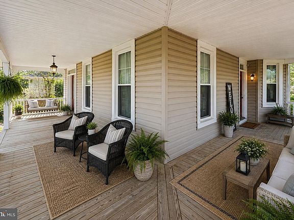 3rd image of 2322 Rockspring Rd